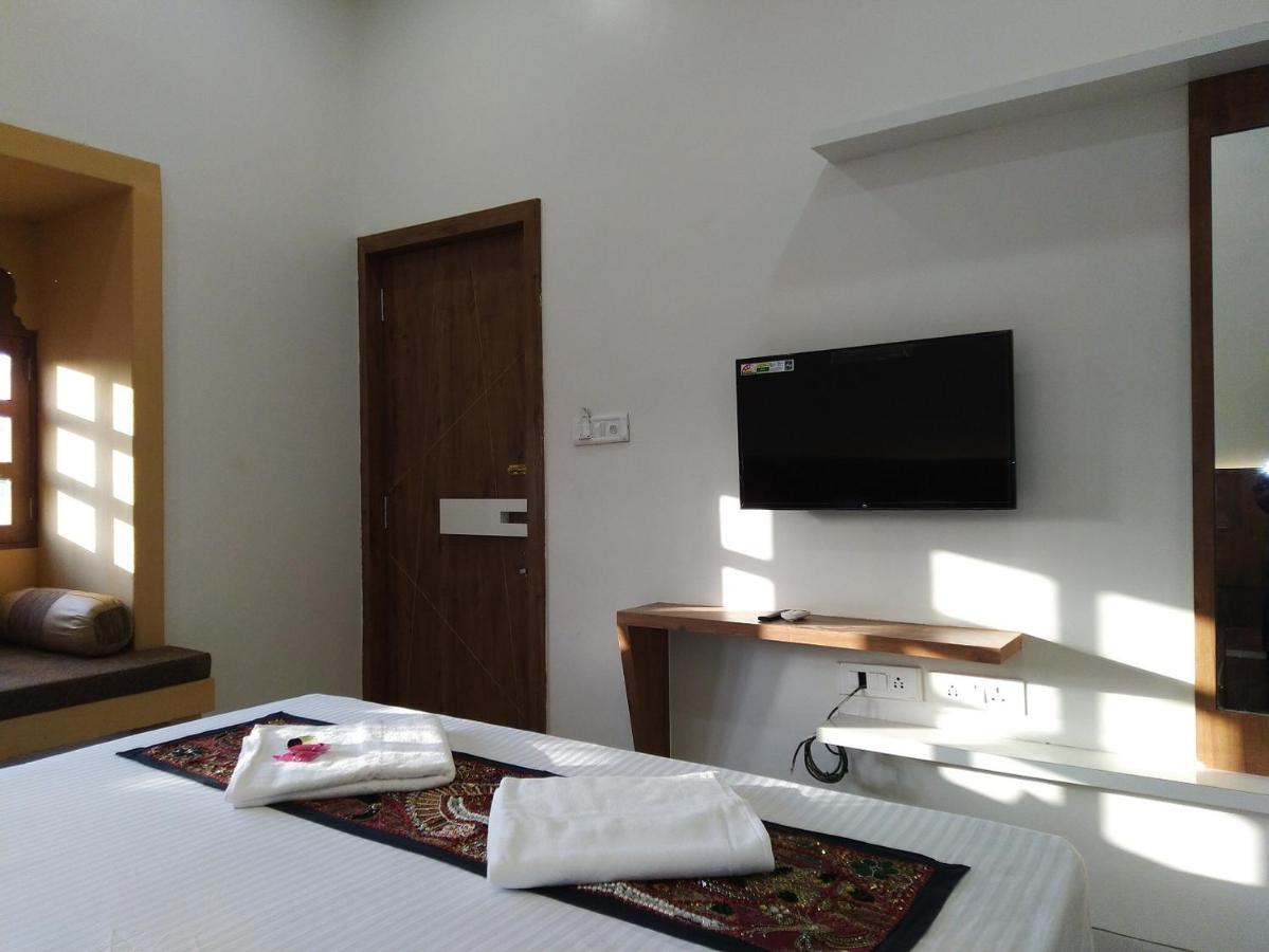 Aapni Haveli Hotel Jaisalmer Bagian luar foto